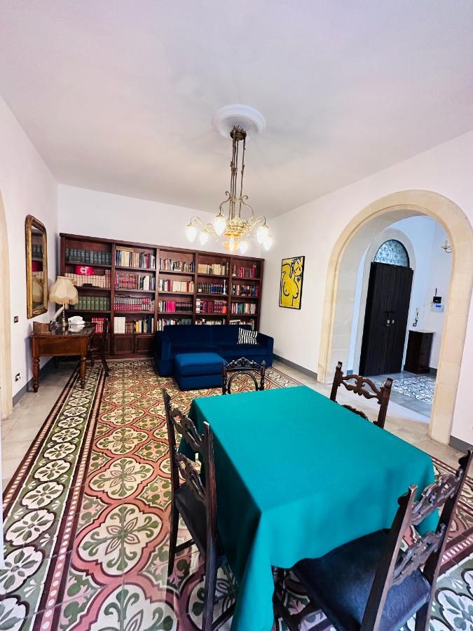 Elegante Appartamento Nel Cuore Del Barocco Lecce Exterior photo